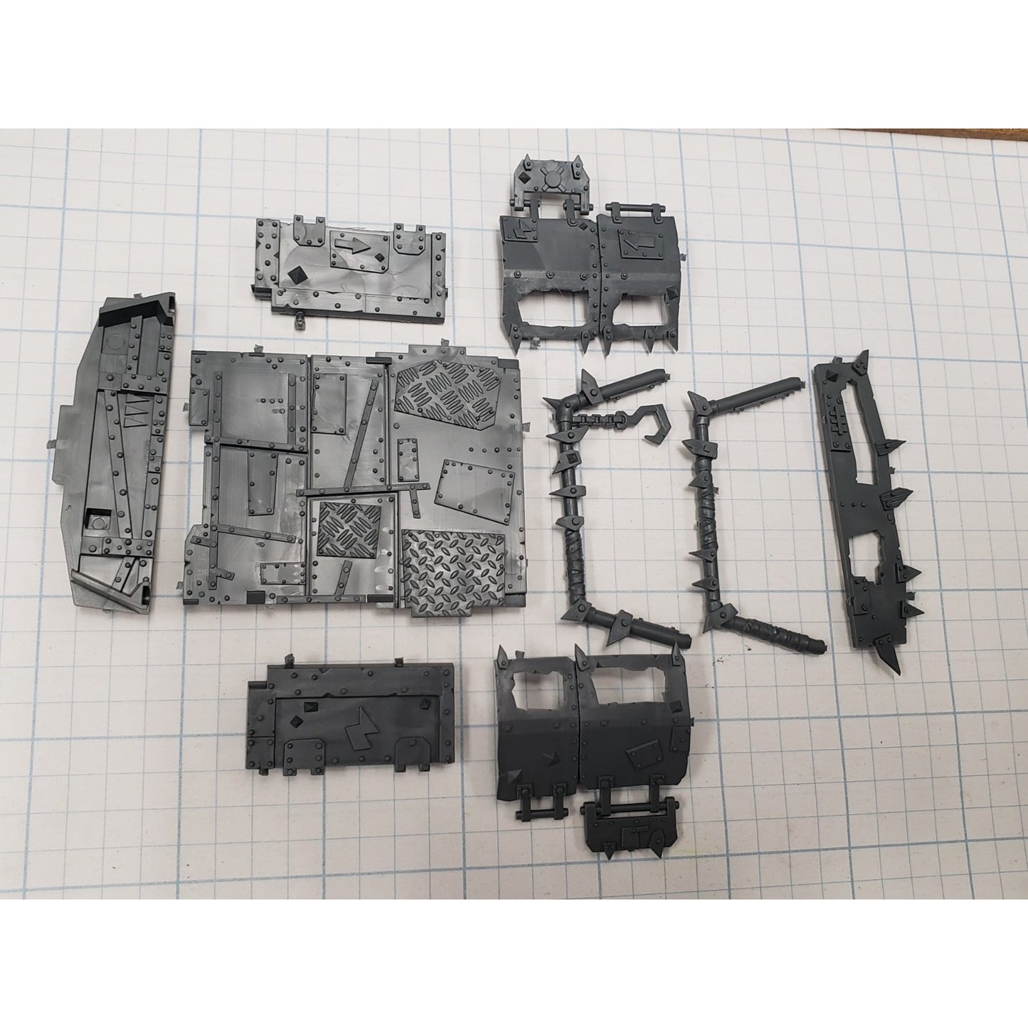 40k Ork Bits Trukk Rear Bed w Armor & Supports Set