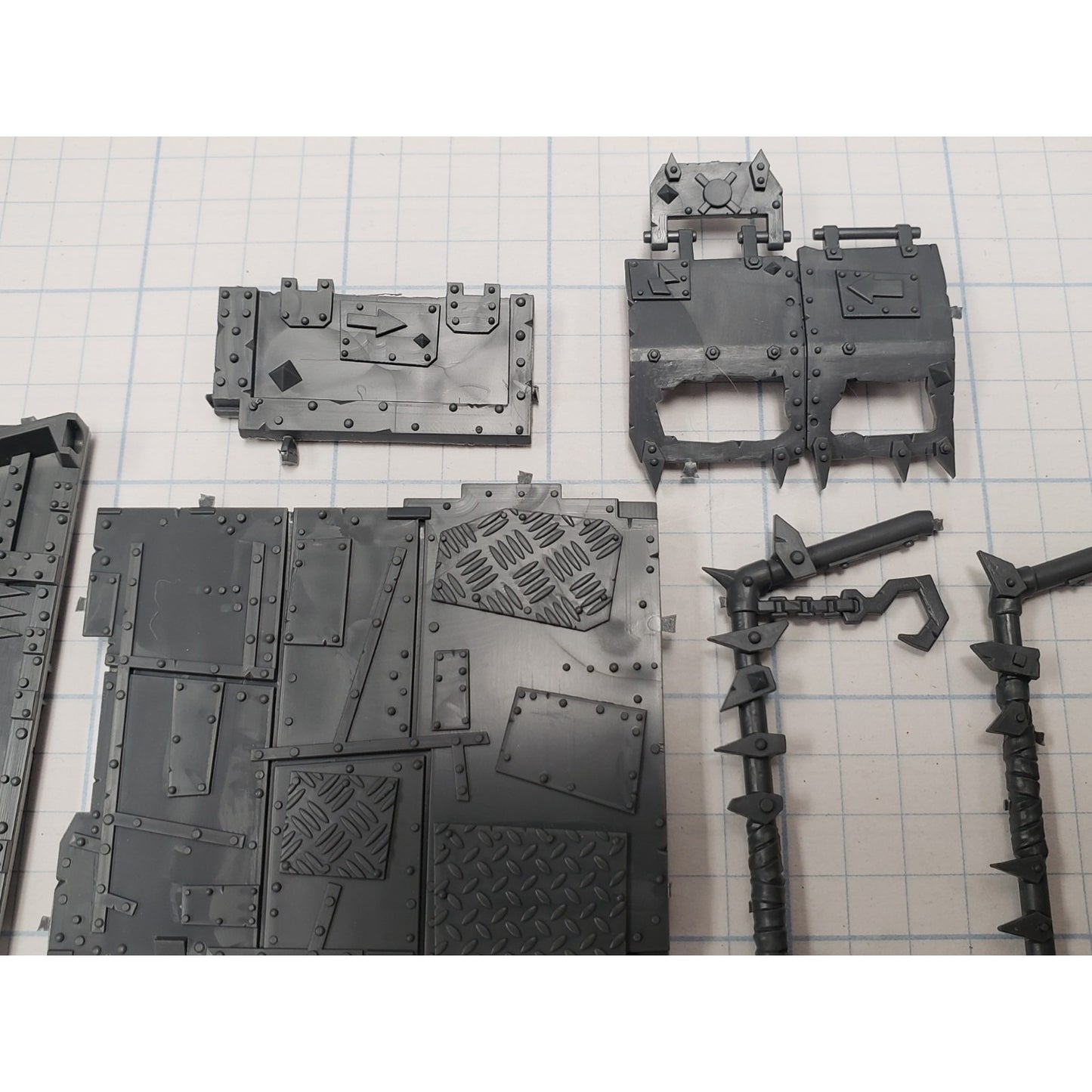 40k Ork Bits Trukk Rear Bed w Armor & Supports Set