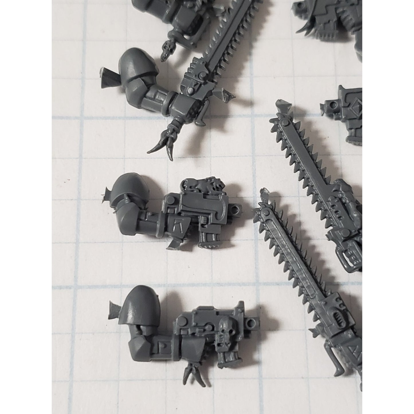 40k Space Wolves Bits Wolf Pack Blood Claws Chainsword & Bolt Pistol x4 Set