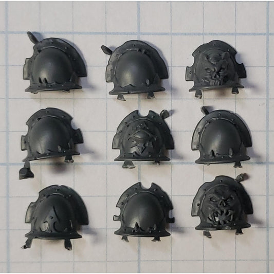 40k Chaos Space Marine Bits Chosen Engraved Shoulder Pads x9