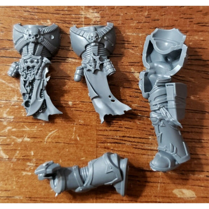 40K Chaos Space Marine Bits Champion Torso Legs #104