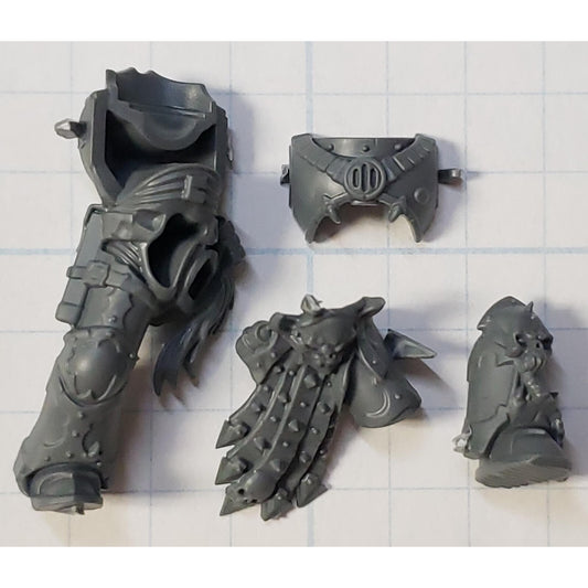 40k Chaos Space Marine Bits Chosen Engraved Torso & Legs Set #39