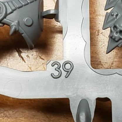 40k Chaos Space Marine Bits Chosen Engraved Torso & Legs Set #39