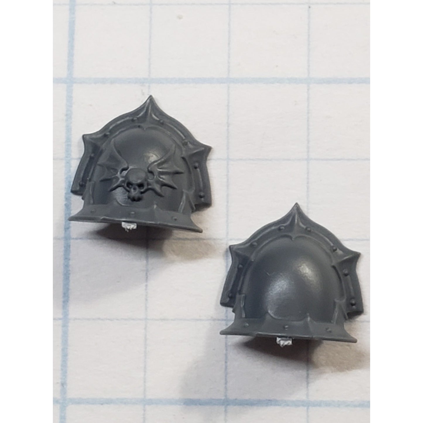 40k Night Lords Bits Nemesis Claws Kill Team Visionary Crested Shoulder Pads B04