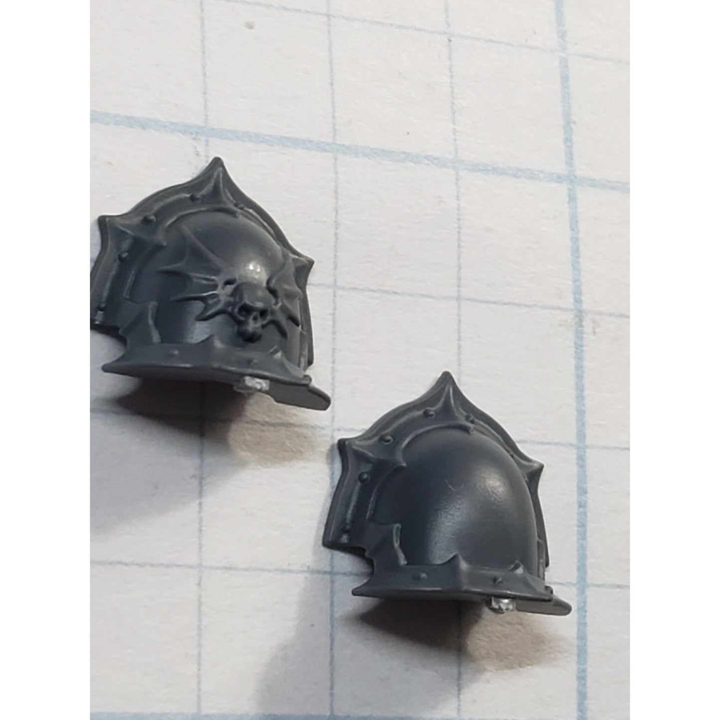 40k Night Lords Bits Nemesis Claws Kill Team Visionary Crested Shoulder Pads B04