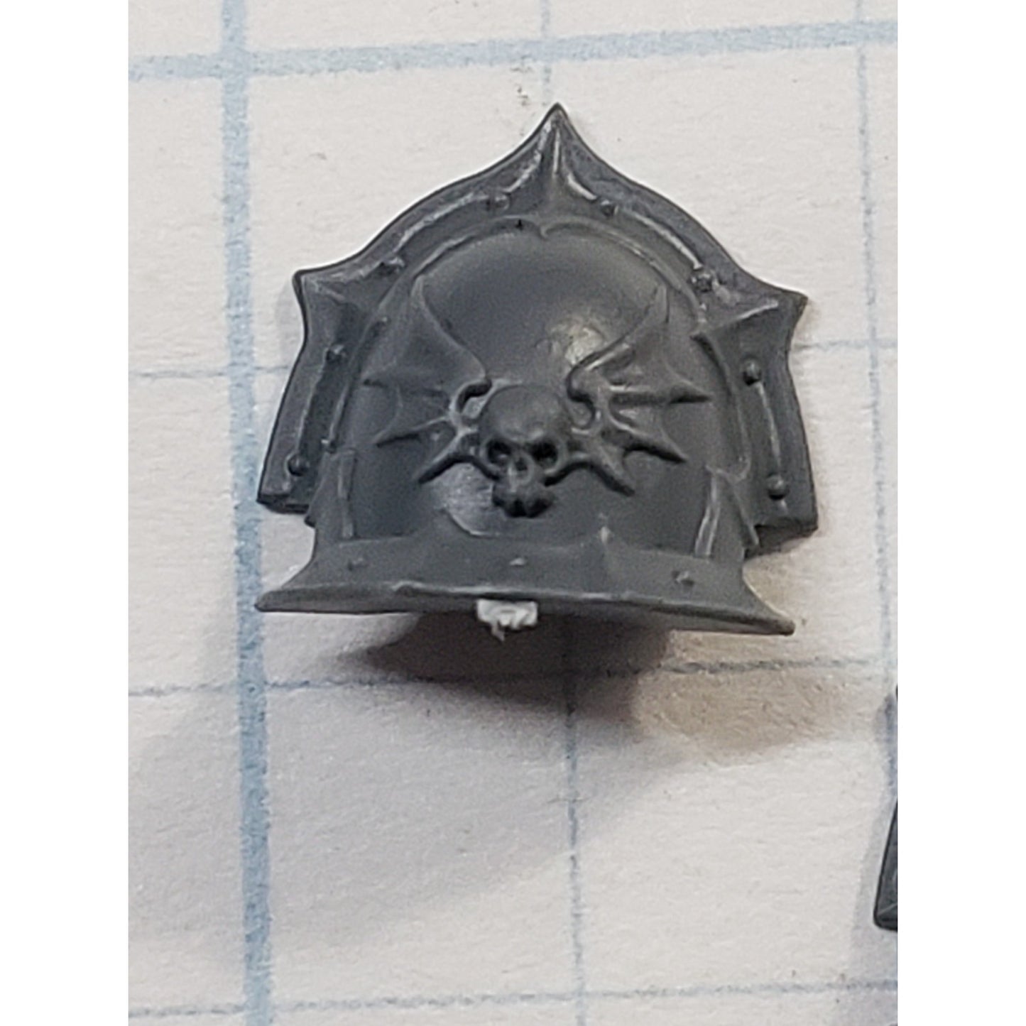 40k Night Lords Bits Nemesis Claws Kill Team Visionary Crested Shoulder Pads B04